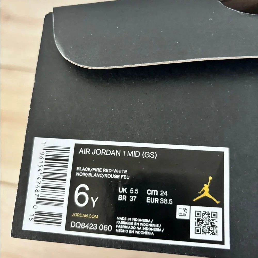 NEW Jordan 1 Mid - Black/Fire Red-White - Picture 13 of 13